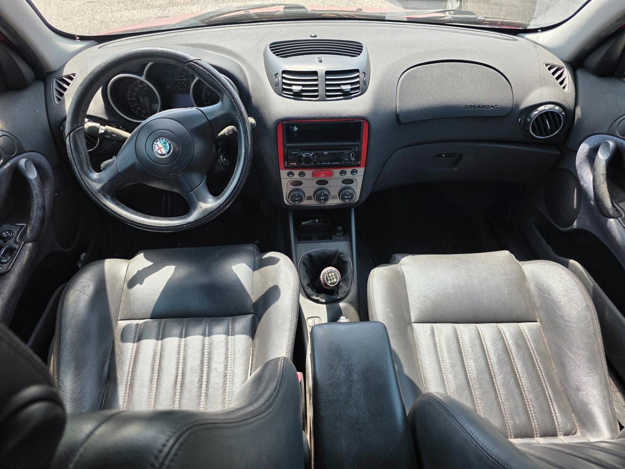 Alfa Romeo 147 1.6i 16V Twin Spark cat 5p. Distinctive PELLE