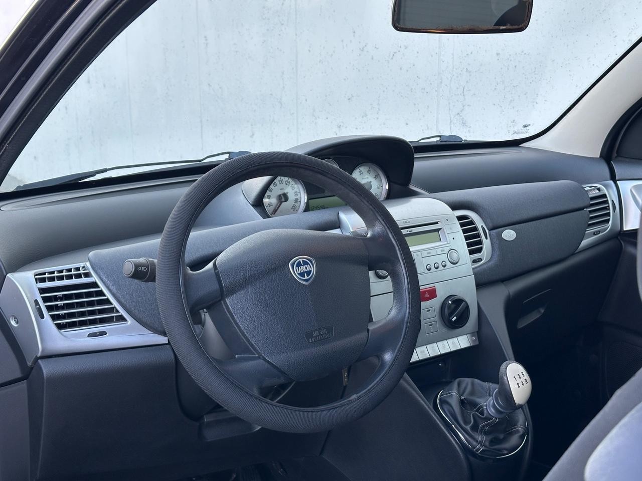 Lancia Ypsilon 1.2 Neopatentati