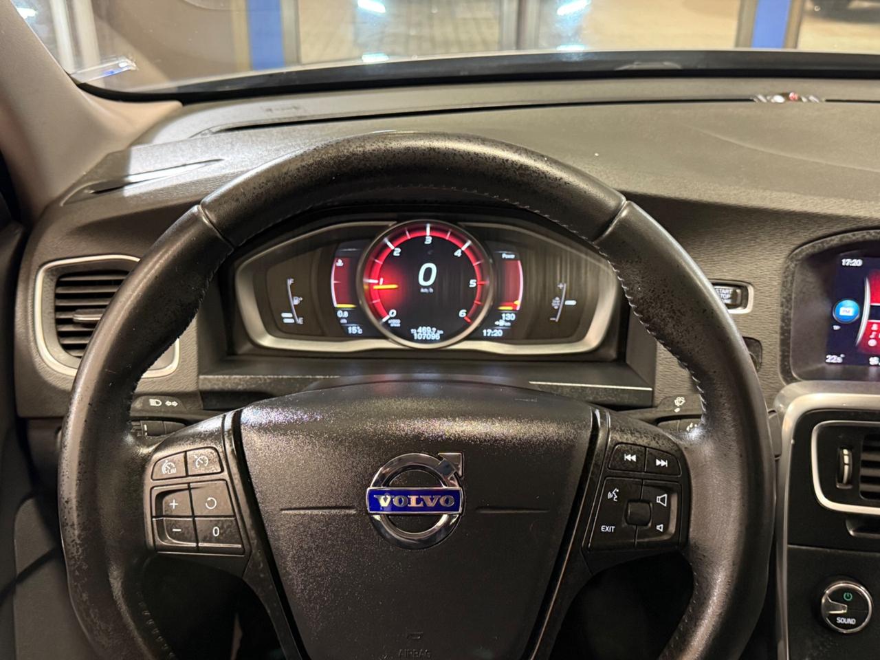 Volvo S60 D2 R-design