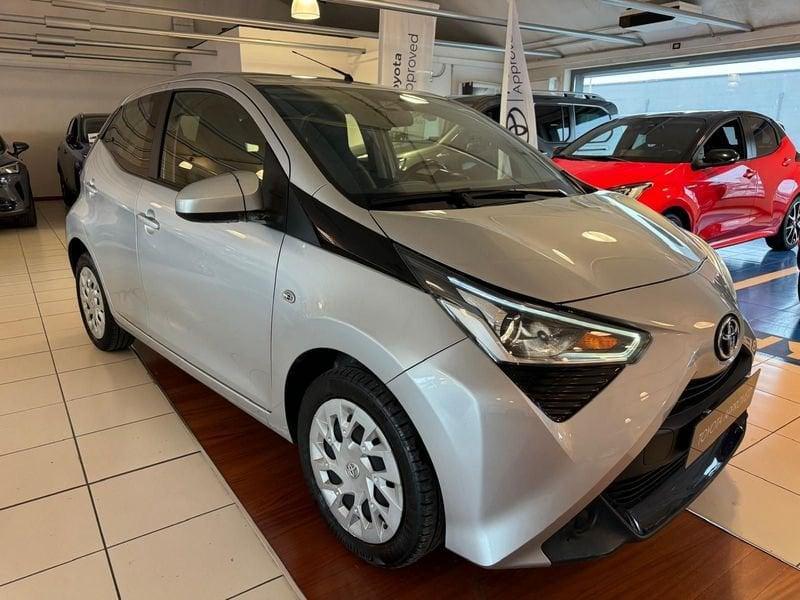 Toyota Aygo Connect 1.0 VVT-i 72 CV 5 porte x-play