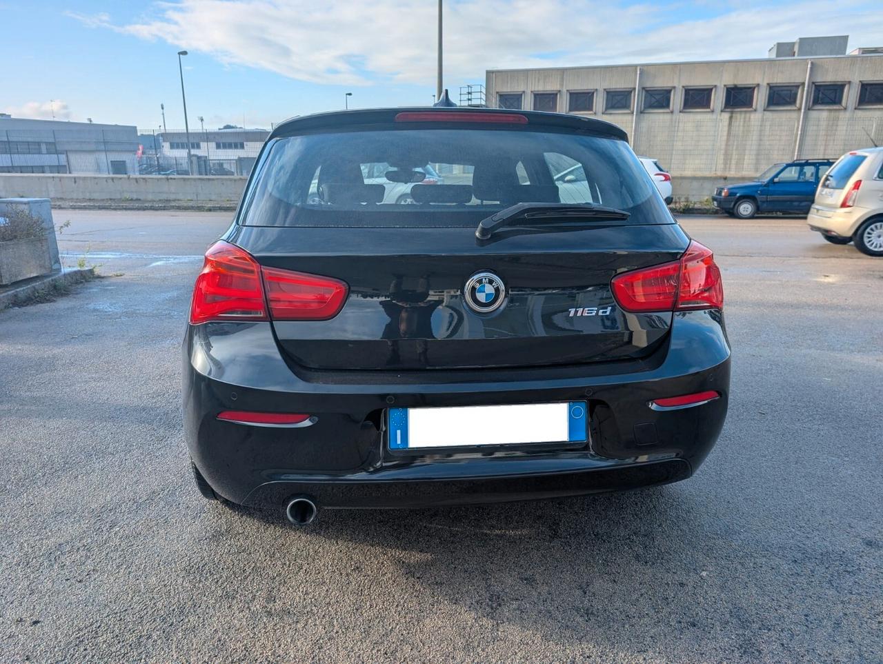 Bmw 116 116d 5p. Urban