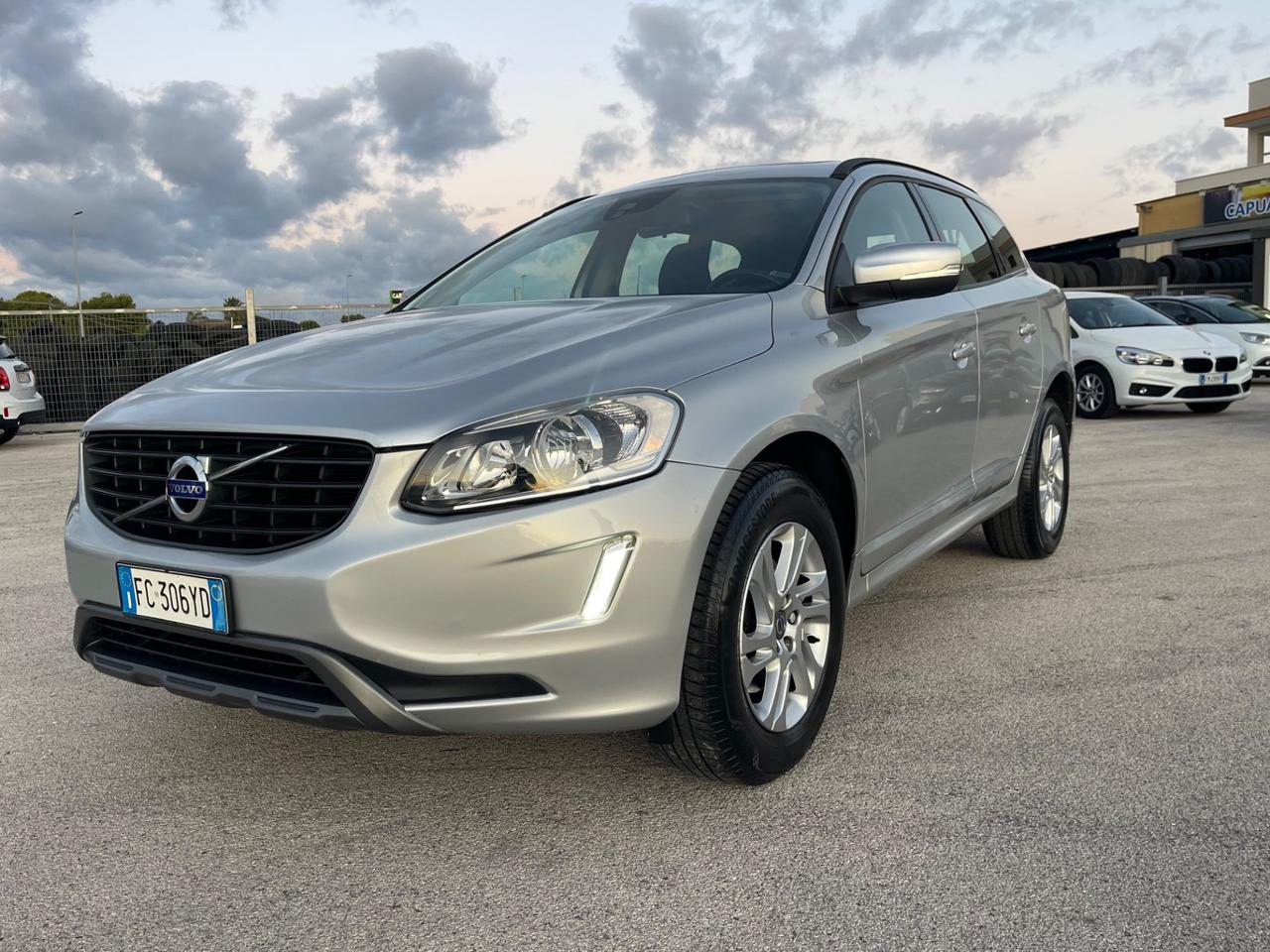 VOLVO XC60 2.4 D4 190CV 4WD MANUAL FUL TETTO 16