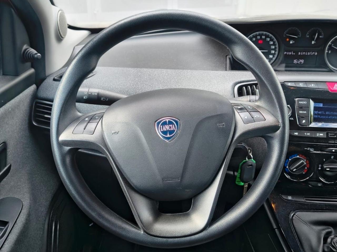 Lancia Ypsilon 1.0 FireFly 5 porte S&S Hybrid Silver