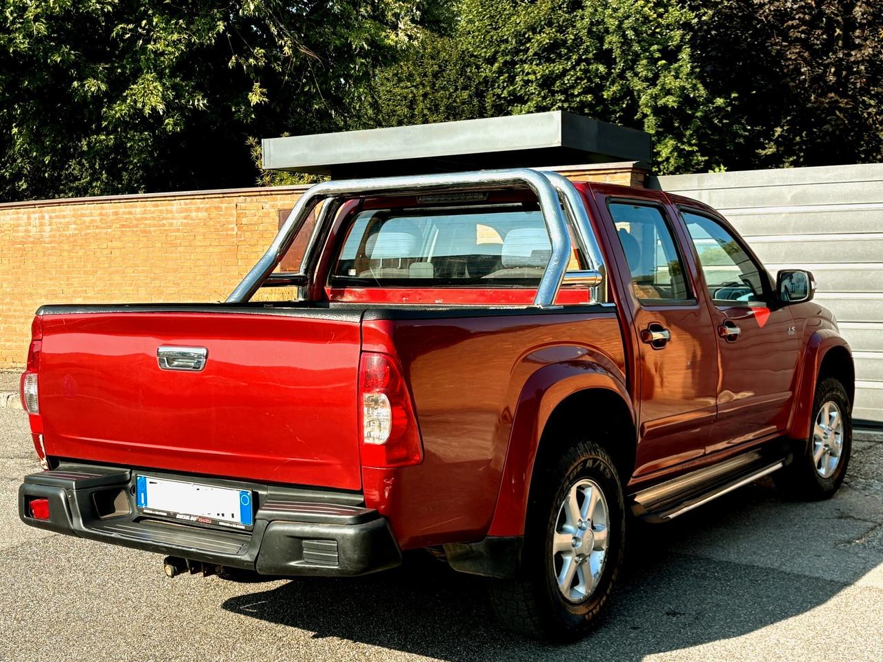 ISUZU D-MAX 3.0D 4x4 aut-D/Cabina-Gancio-2010