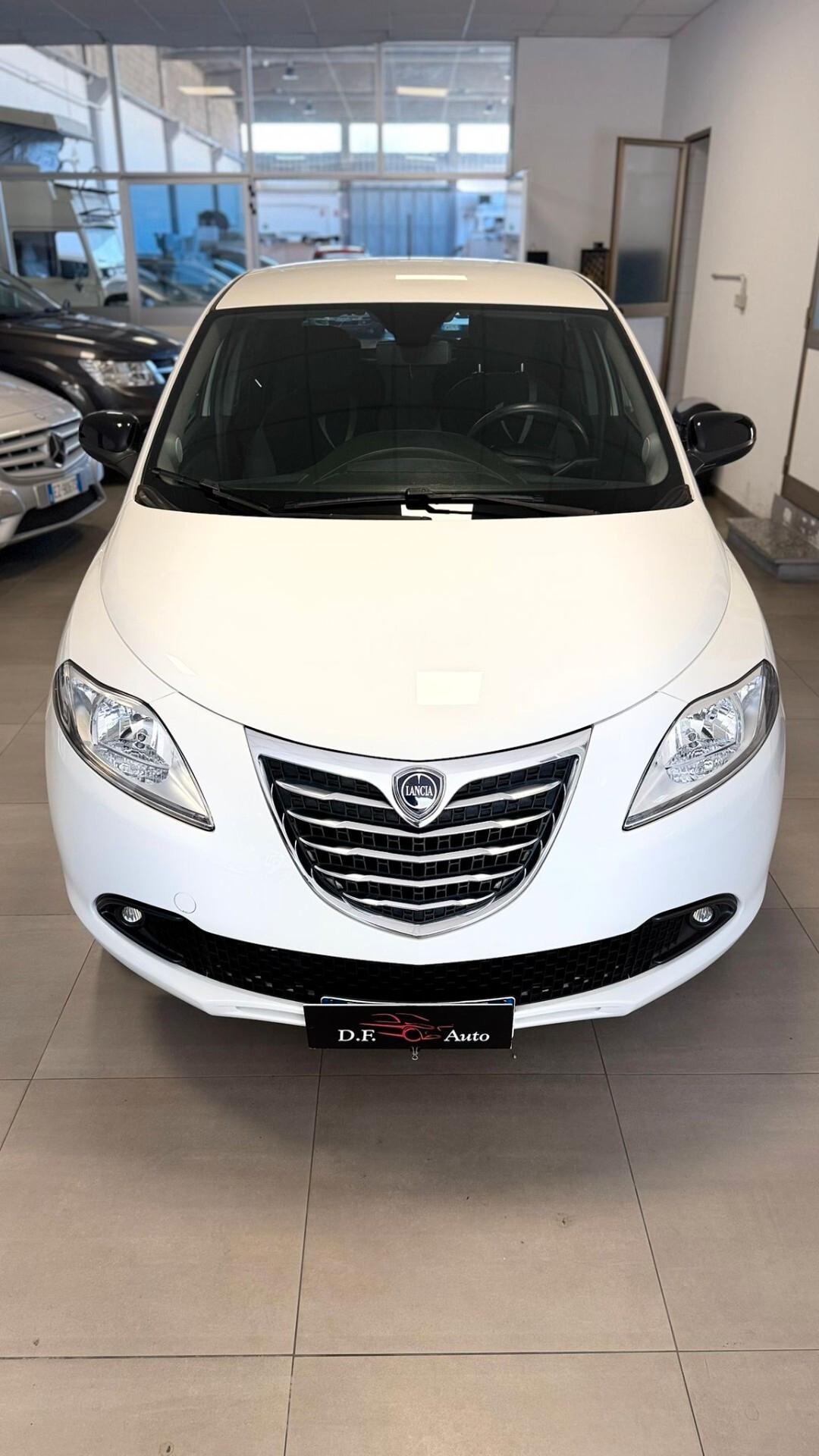 Lancia Ypsilon 0.9 TwinAir 85 CV 5 porte S&S Gold