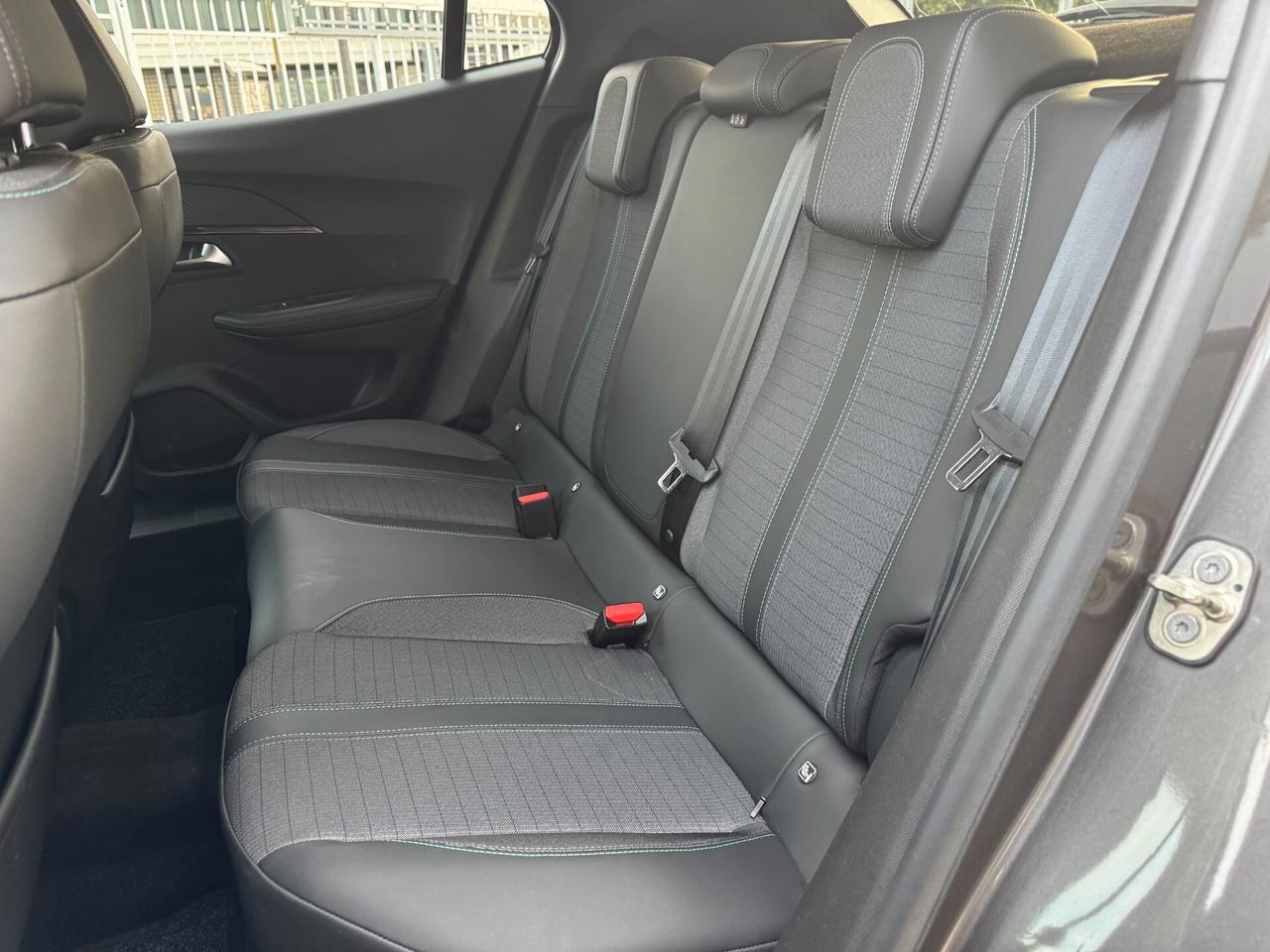 Peugeot 2008 BlueHDi 130 S&S EAT8 Allure Pack 2021