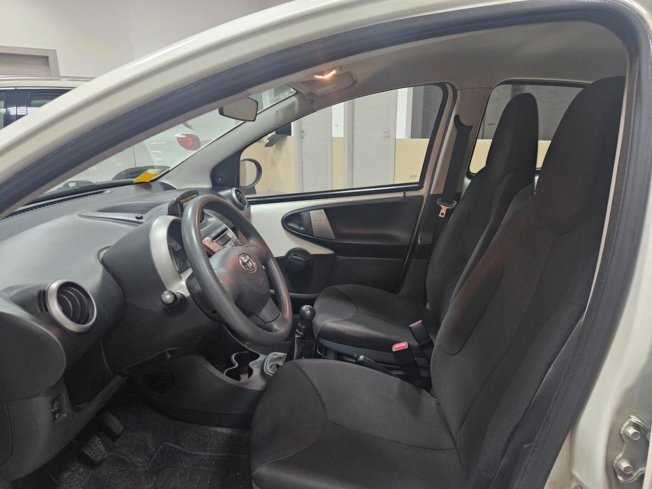 Toyota Aygo 1.0 12V VVT-i 5 porte Cool Soda Connect