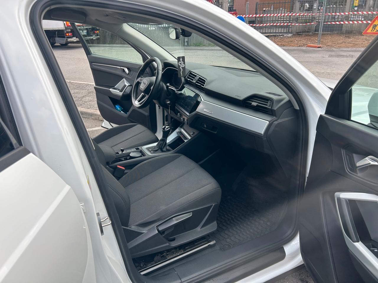 Audi Q3 45 TFSI plug in e S tronic Business unico proprietario