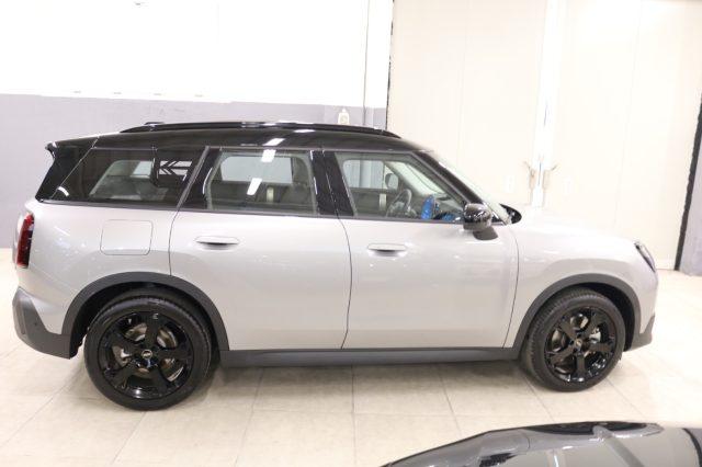 MINI Mini C Essential Countryman