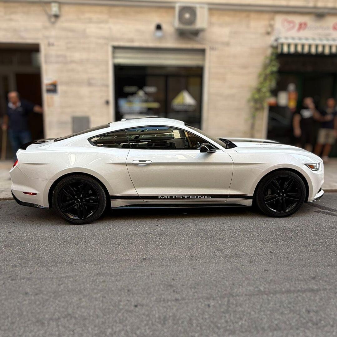 Ford Mustang Fastback **NO SUPERBOLLO**