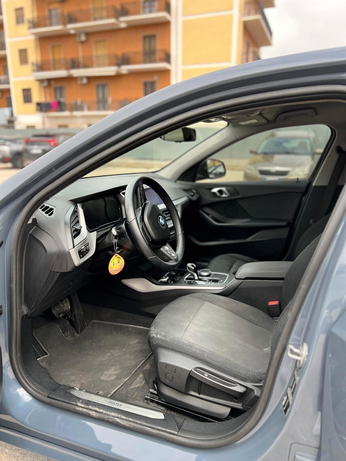 Bmw 116 116d 5p. Business Advantage