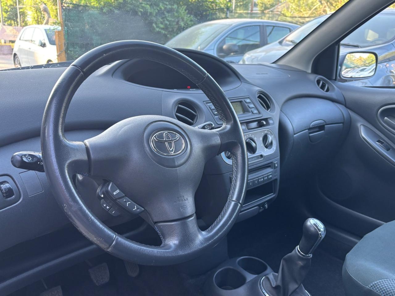 Toyota Yaris 1.0i 5 porte Sol OK NEOPATENTATI