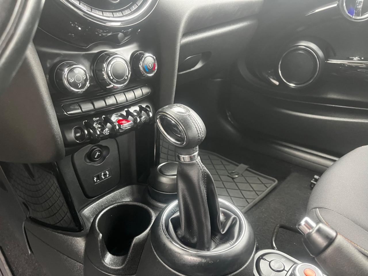 Mini 1.5 Cooper D- 95000km AUTOMATICA