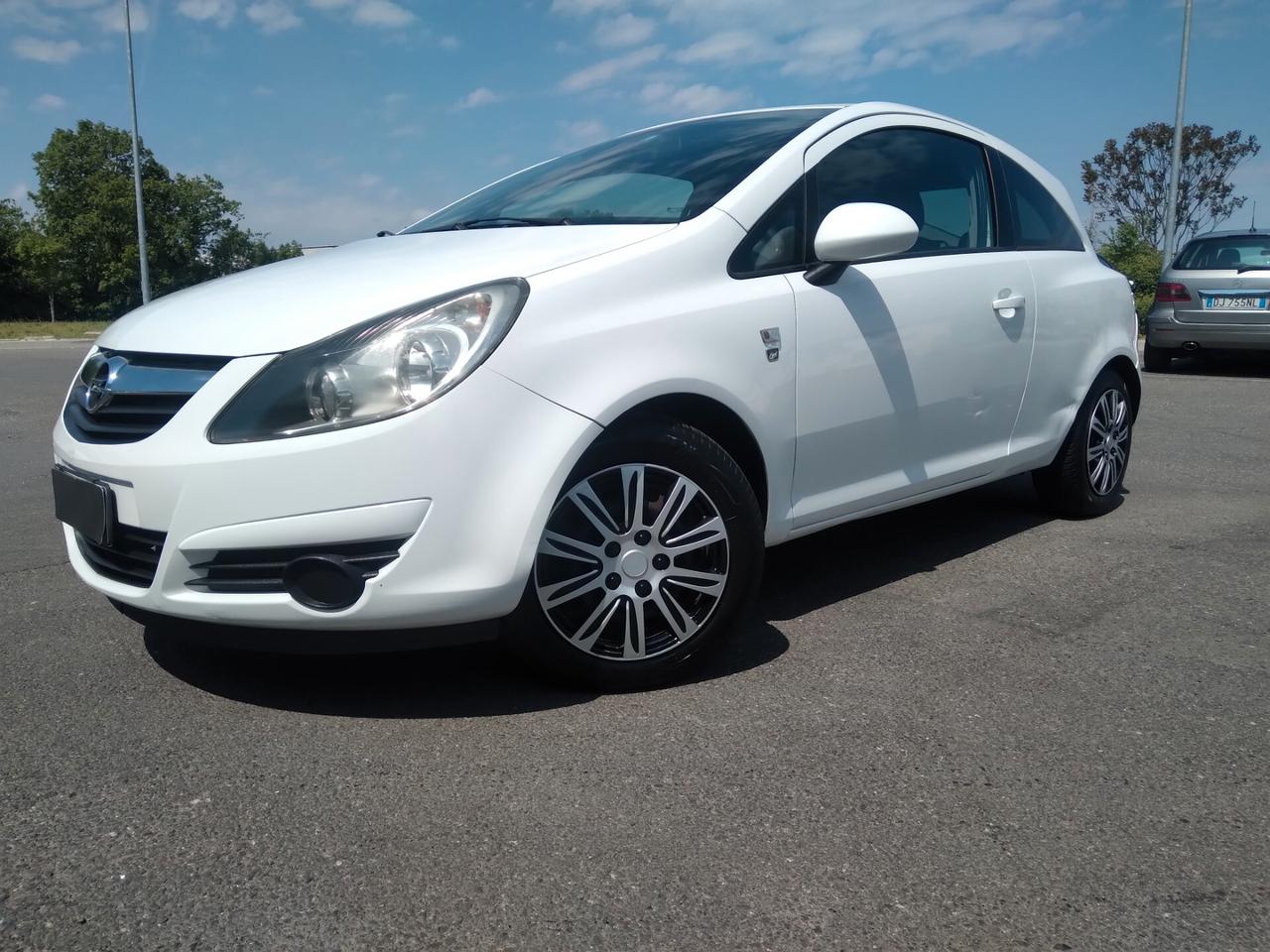 Opel Corsa 1.2 80CV 3 porte GPL-TECH Club x neopatentati