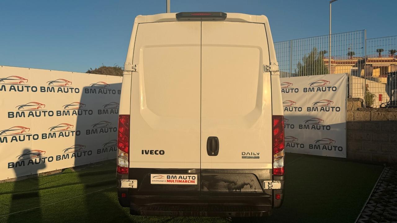 Iveco Daily CAMBIOAUTO MATICO 35S14 2.3 HPT PLM Cabinato