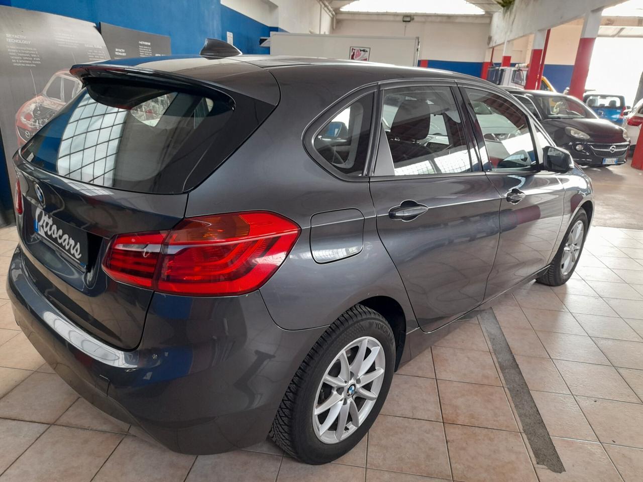 Bmw 2er Active Tourer 218d Advantage