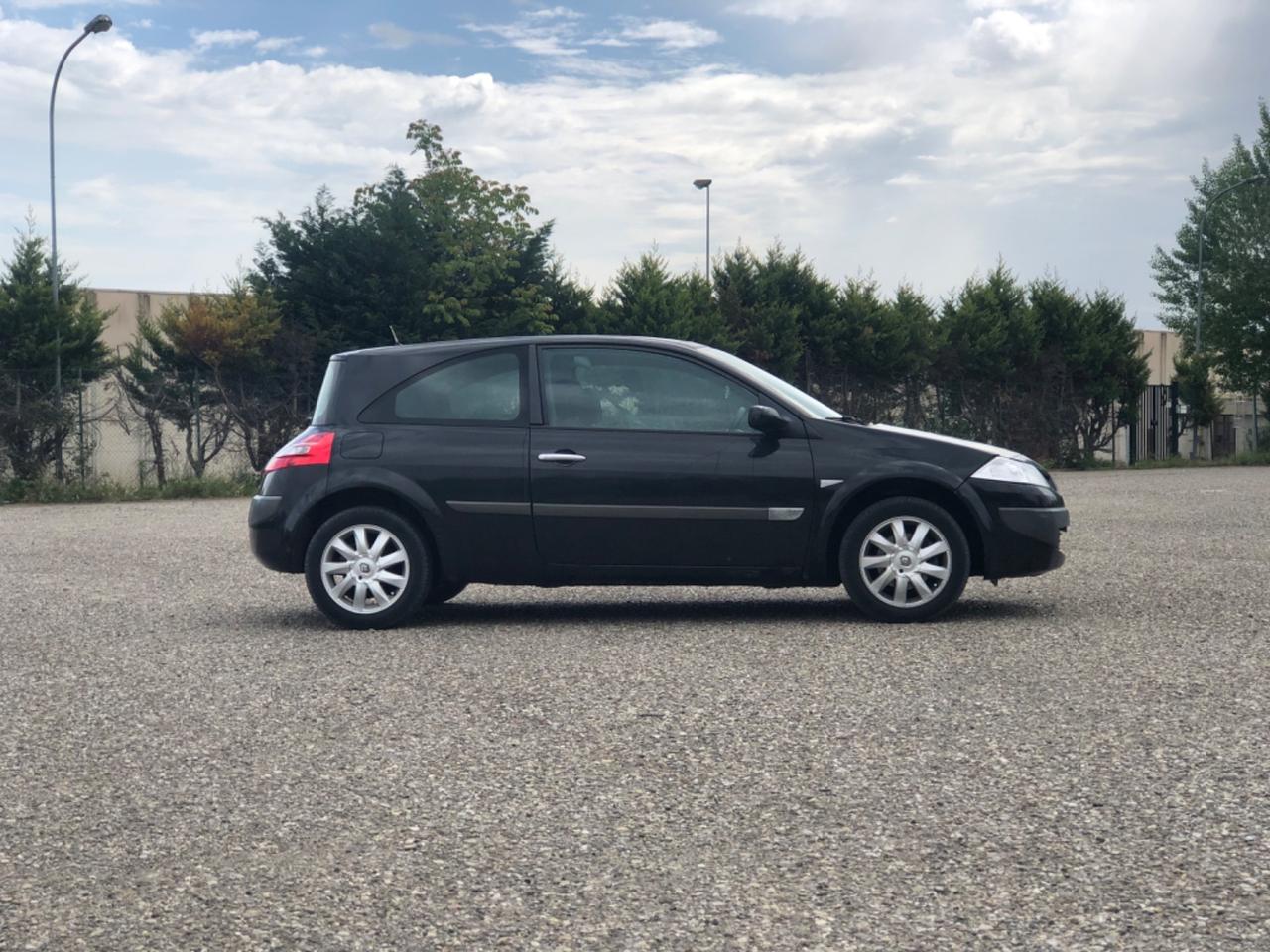 Renault Megane Mégane 1.5 dCi/105CV 3 porte Dynamique