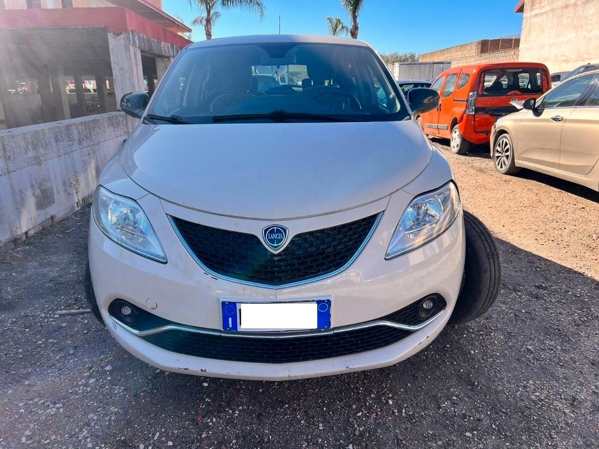 Lancia Ypsilon 0.9 TwinAir 85 CV 5 porte Metano Ecochic Gold