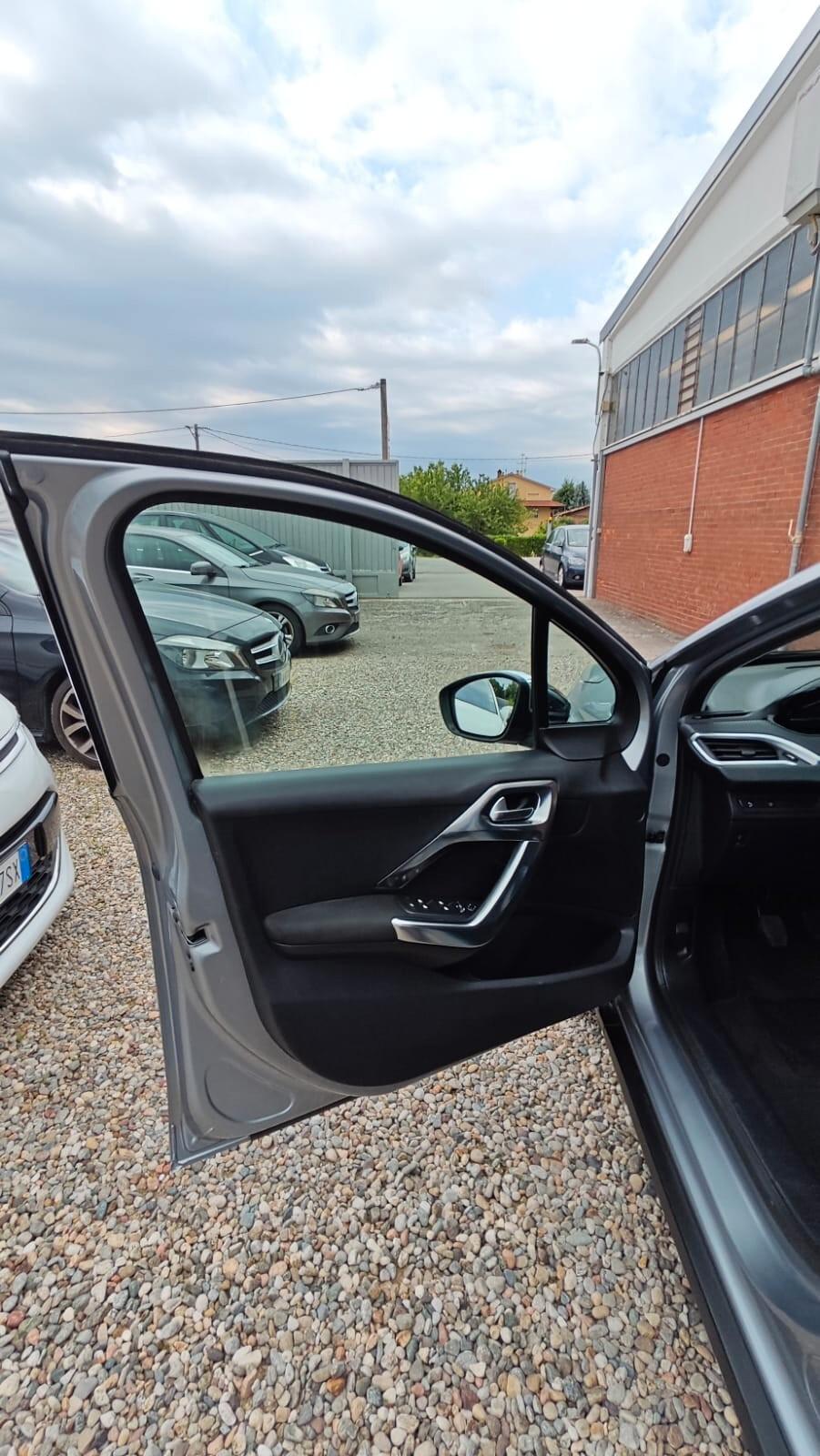Peugeot 2008 BlueHDi 120 S&S Allure