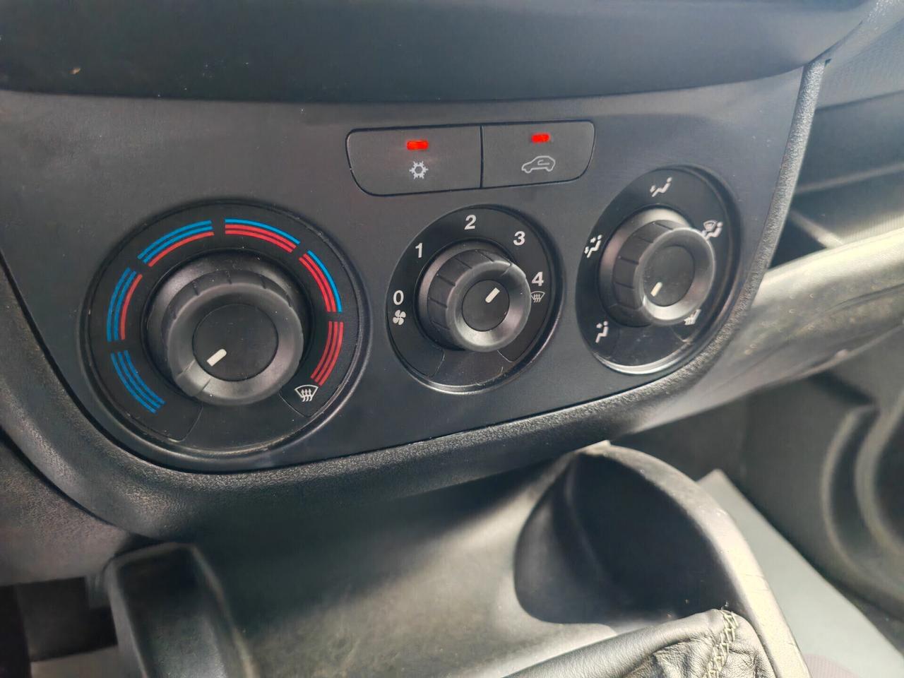 Fiat Doblo 1,6 diesel 02/2010 CV105 POSTI SETTE