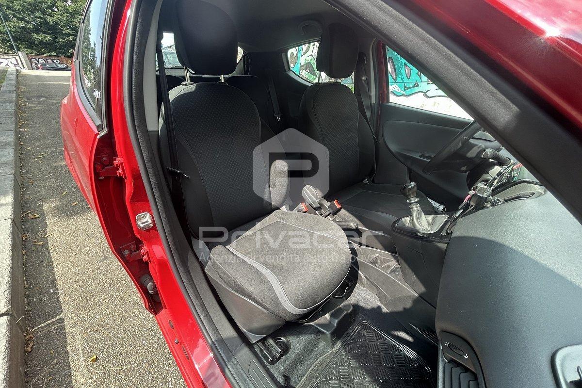 LANCIA Ypsilon 1.2 69 CV 5 porte Silver