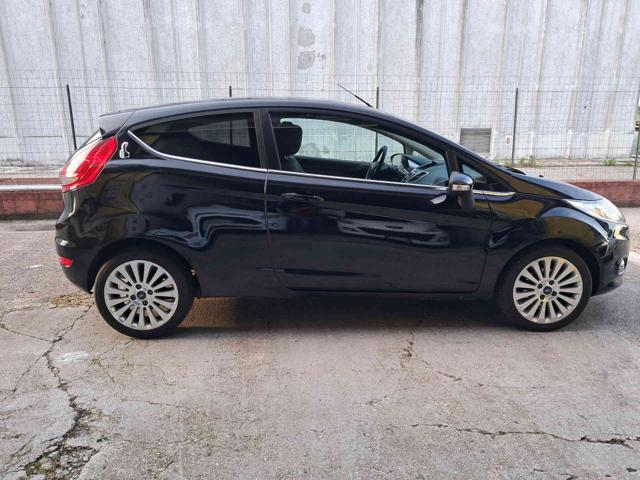FORD Fiesta 1.6 TDCi 90CV 3 porte DPF Titanium neopatentati