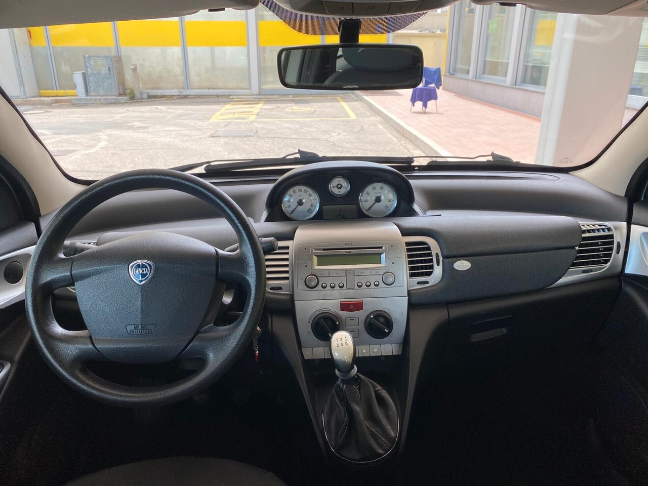 UNICO PROPRIETARIO LANCIA YPSILON 1.2 BENZINA NEOPATENTATI