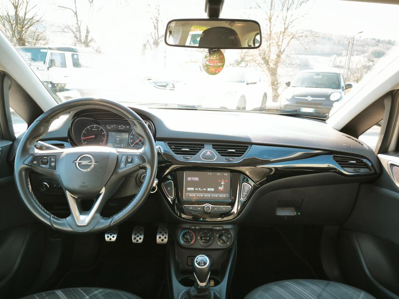 Opel Corsa 1.4 90CV GPL Tech 5 porte b-Color