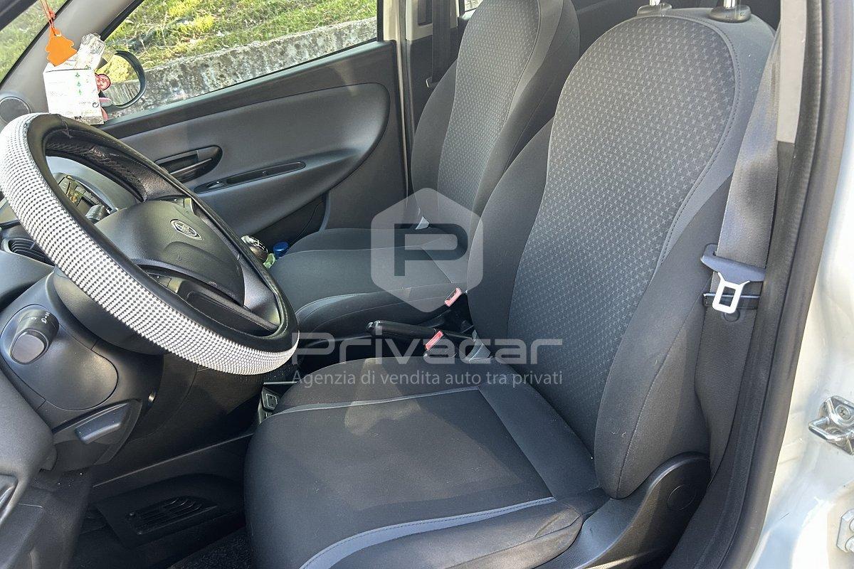 LANCIA Ypsilon 1.2 69 CV 5 porte GPL Ecochic Silver