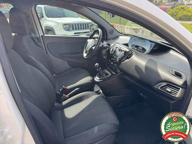 LANCIA Ypsilon 1.0 FireFly 5 porte S&S Hybrid Ecochic Gold