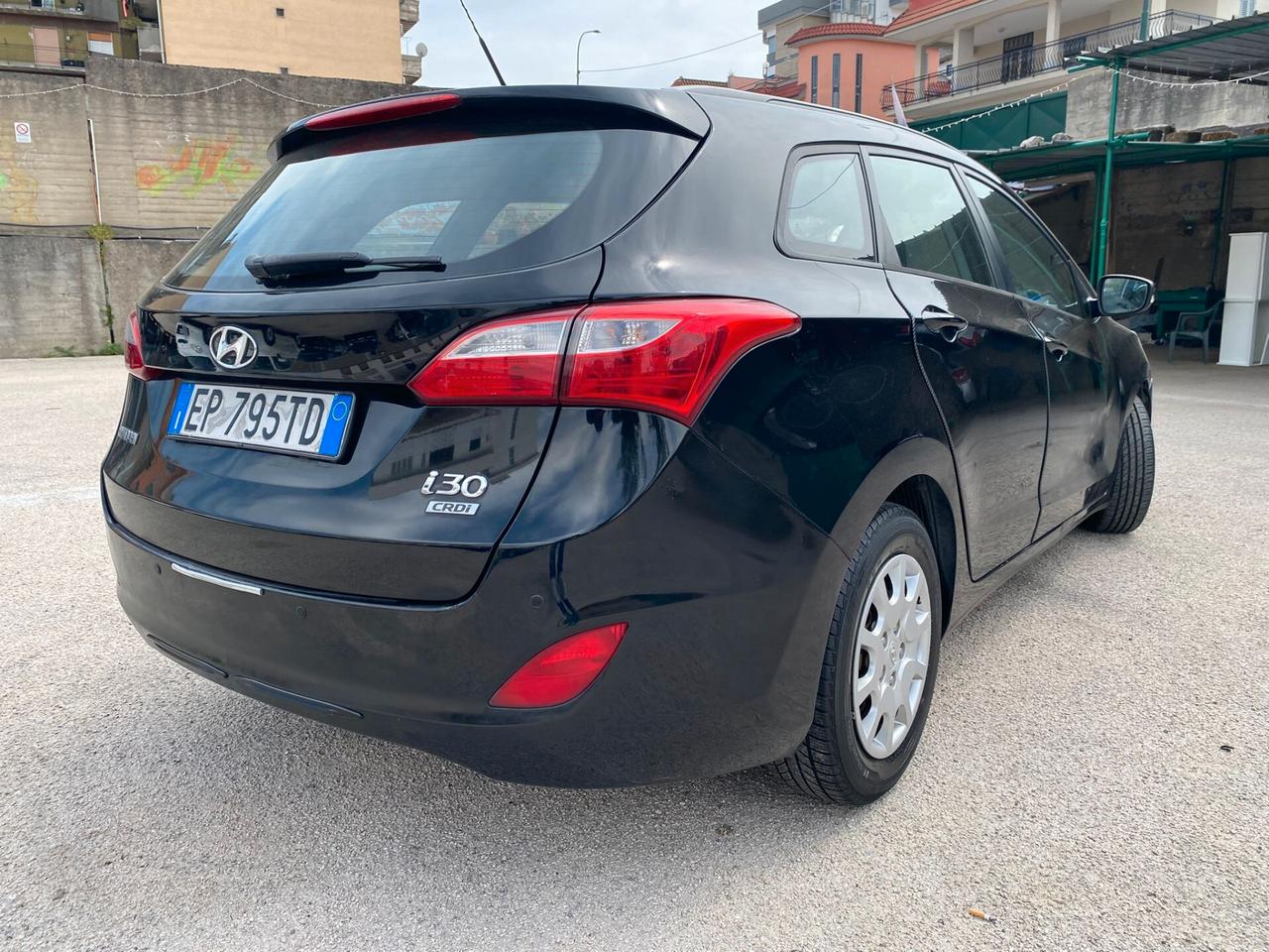 Hyundai i30 1.6 CRDi 5p. 110cv full opt nuova 2013
