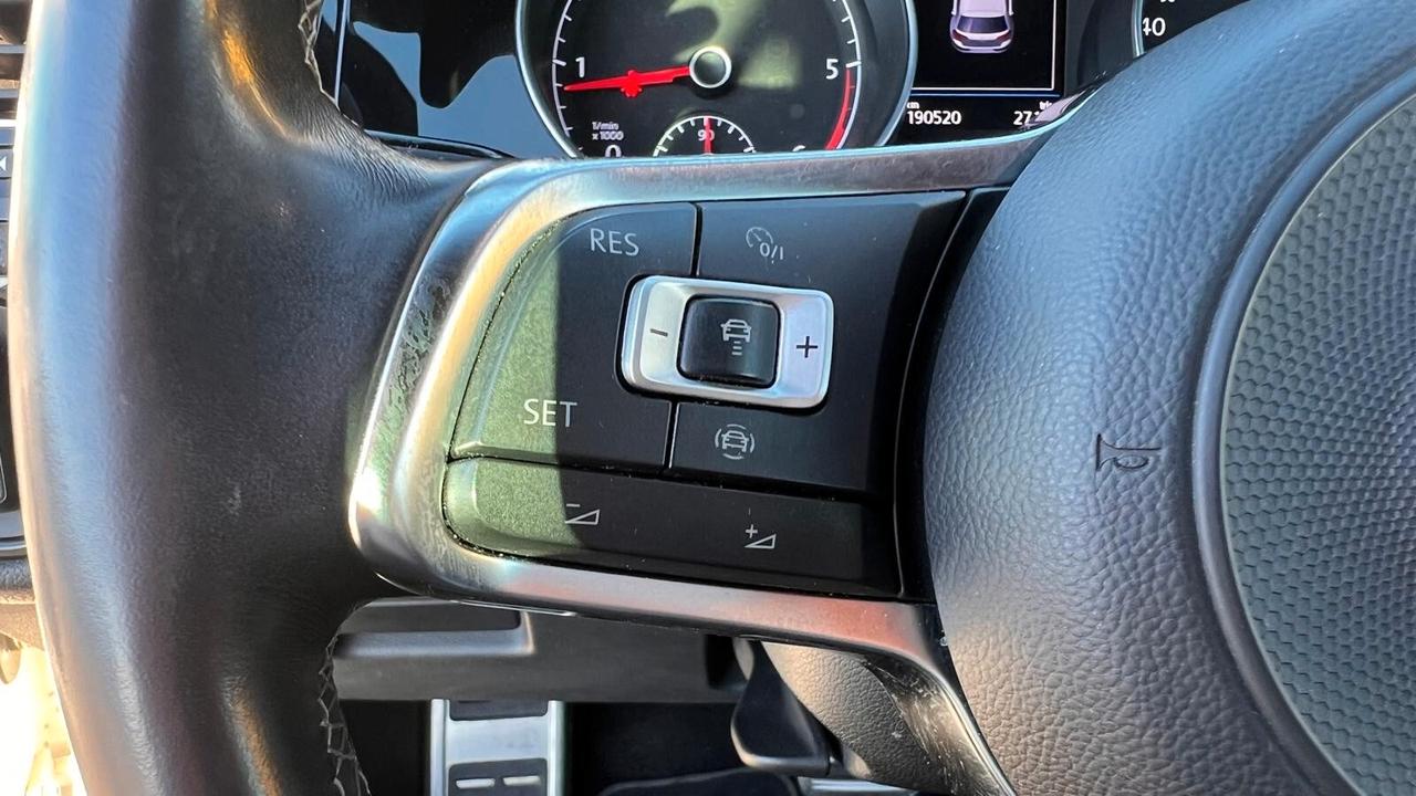 Volkswagen Golf 1.6 TDI 115 CV DSG 5p R-LINE