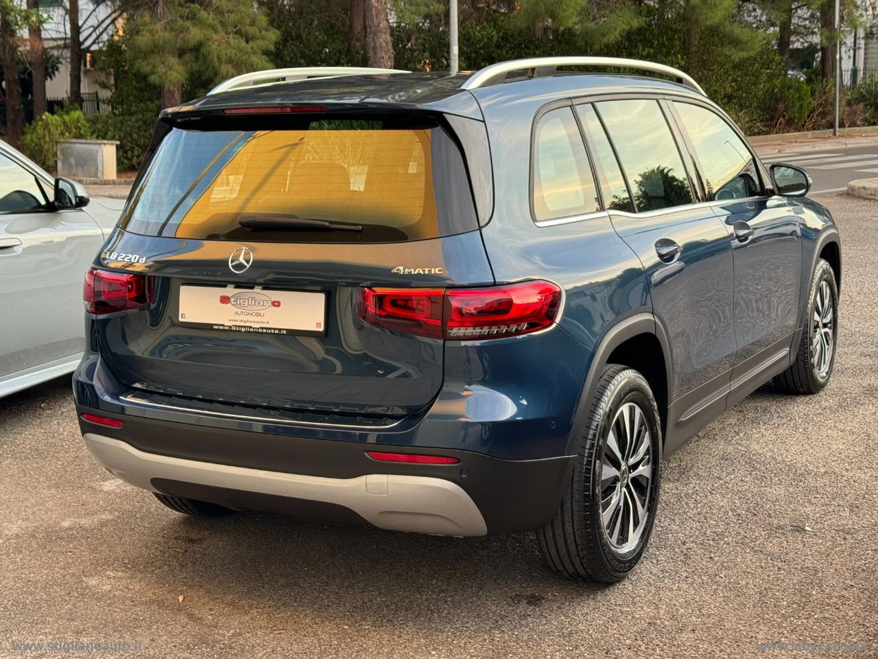 MERCEDES-BENZ GLB 220 d Automatic 4Matic Sport