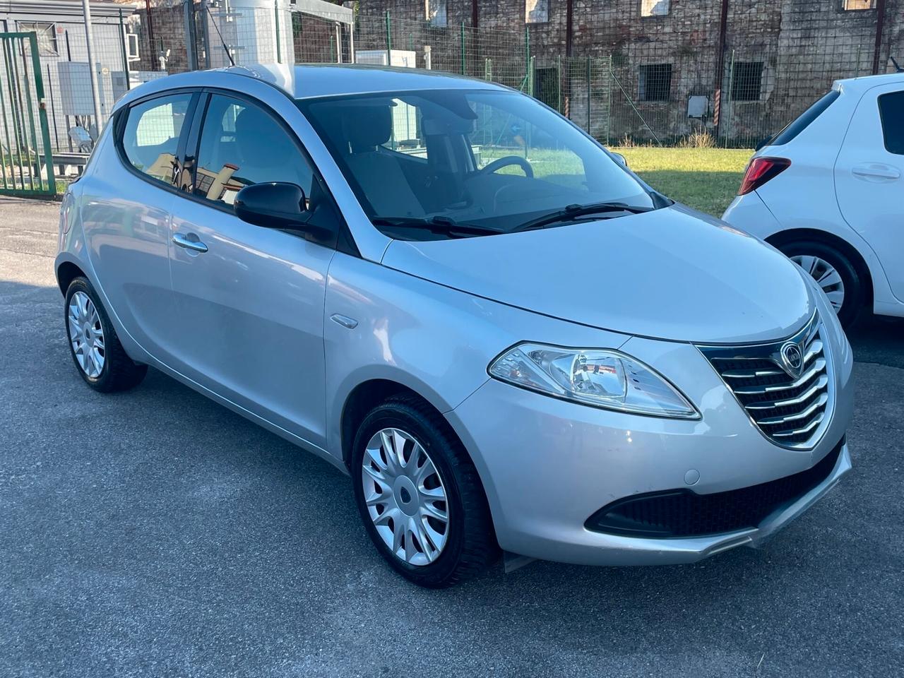 Lancia Ypsilon 1.2 69 CV 5 porte S&S Silver GARANTITA