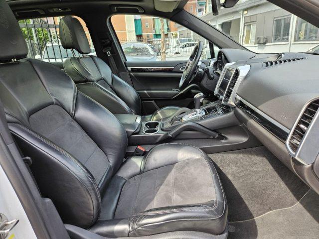 PORSCHE Cayenne 3.0 Diesel Platinum Edition GANCIO TRAINO
