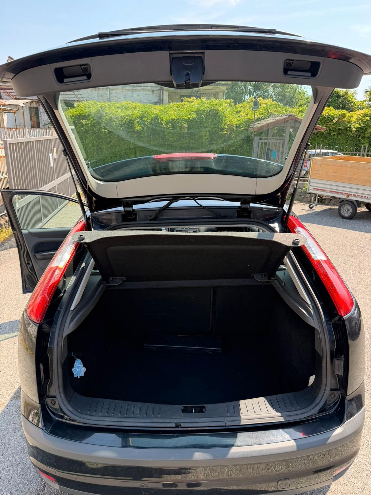 Ford Focus C-Max Focus+ 1.6 TDCi (90CV) Coupé