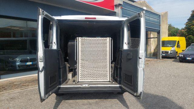 FIAT Ducato 30 2.3 MJT 7 posti con pedana disabili