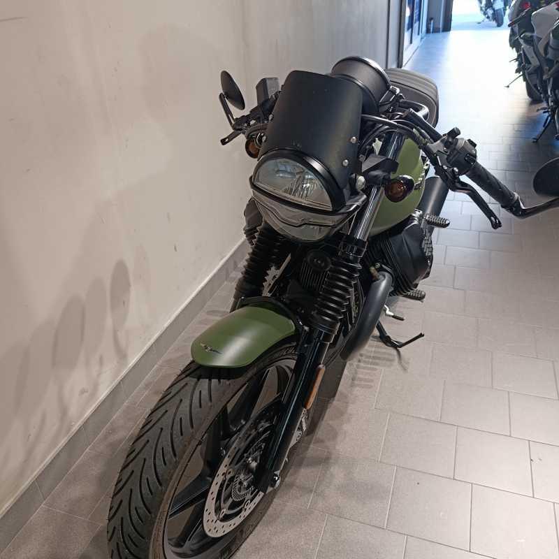 Moto Guzzi V7 Stone - 2024