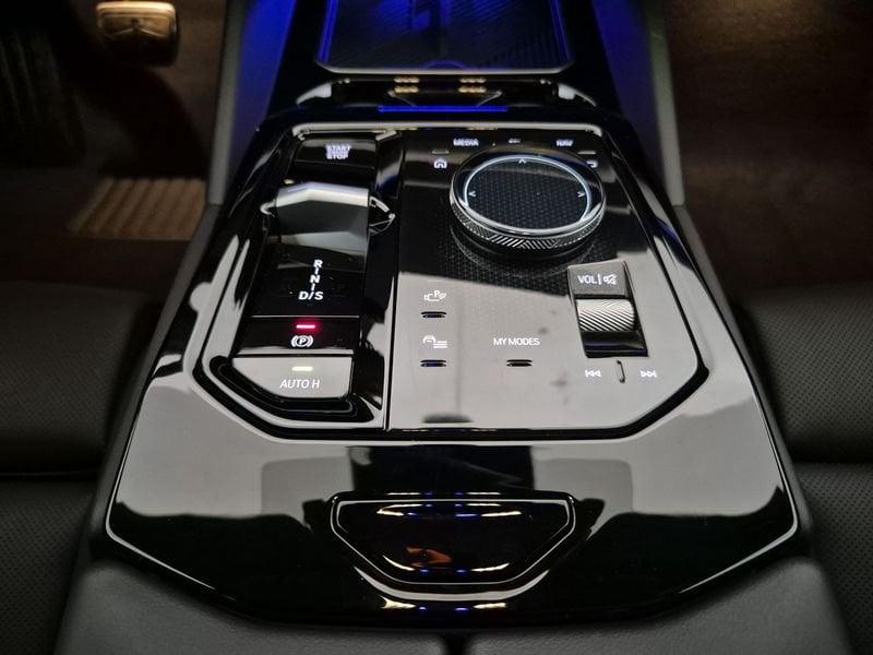 BMW Serie 5 Serie 5 G61 Touring 520d Touring 48V xdrive MSport Pro auto