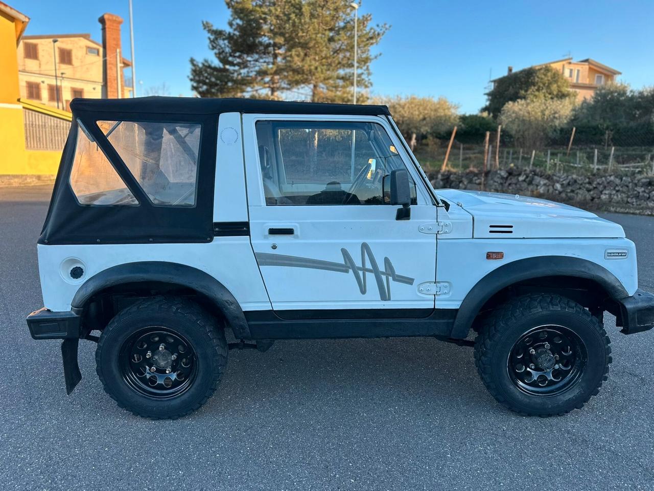 Suzuki Samurai