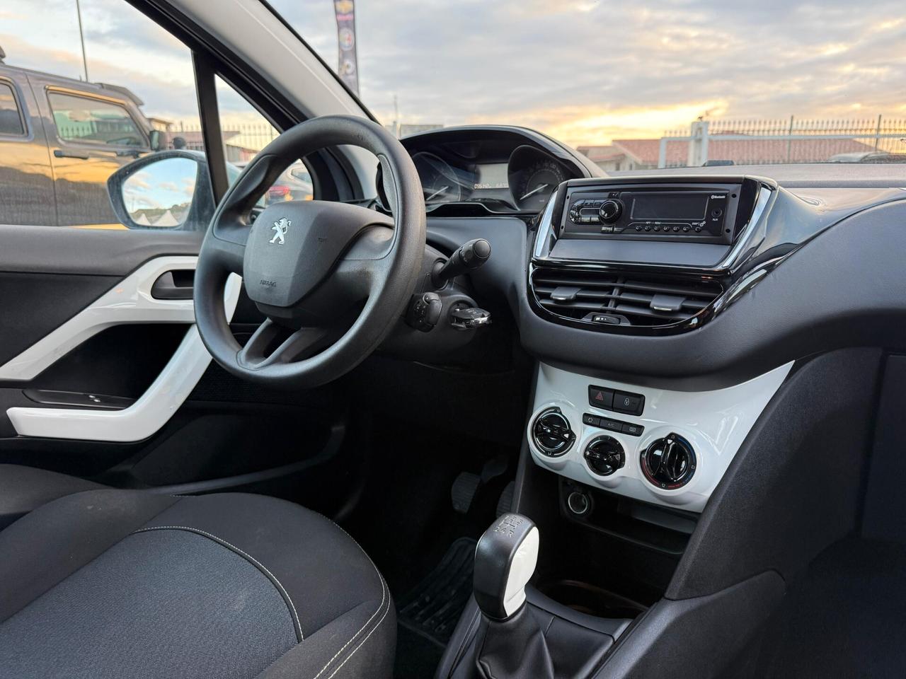 Peugeot 208 PureTech 82 5 porte Allure