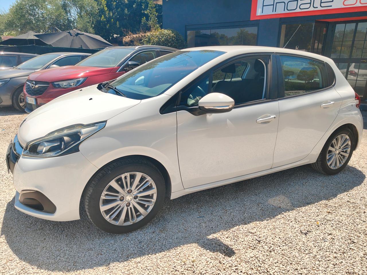 Peugeot 208 1200 5 porte Allure solo 85000km 24
