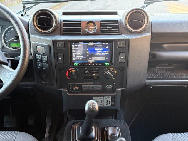 LAND ROVER Defender 90 2.2 TD4 Station Wagon S