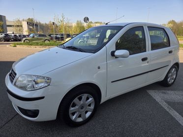 Fiat Punto 1.2 16V 5 porte Emotion* Neo patentati *