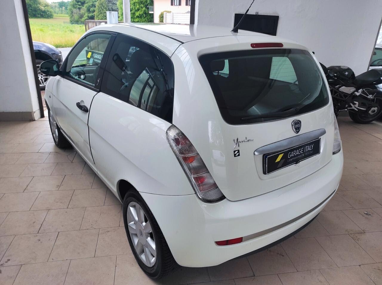 Lancia Ypsilon 1.2 Argento NEOPATENTATI