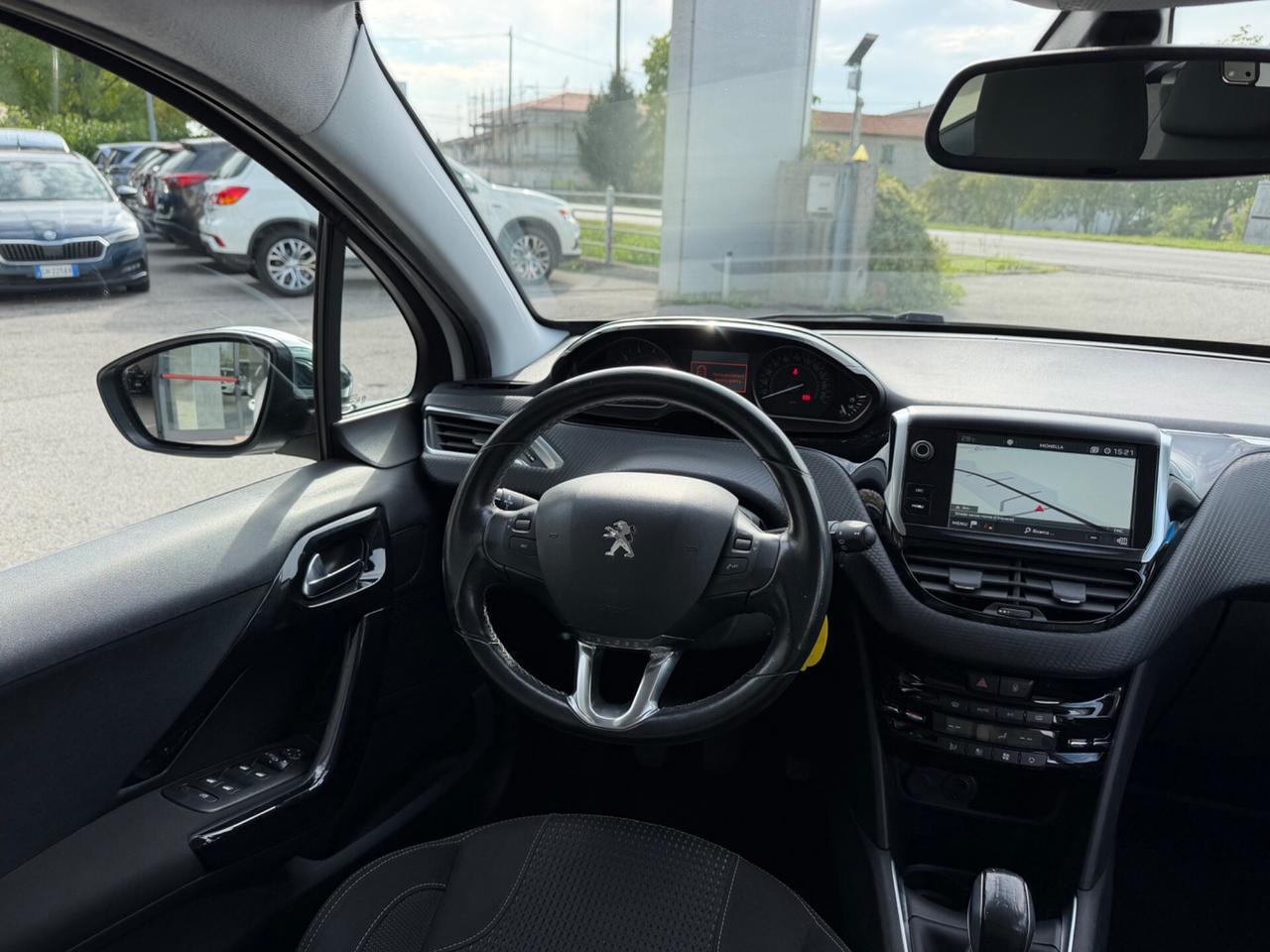 Peugeot 208 1.2 benzina Neopatentati