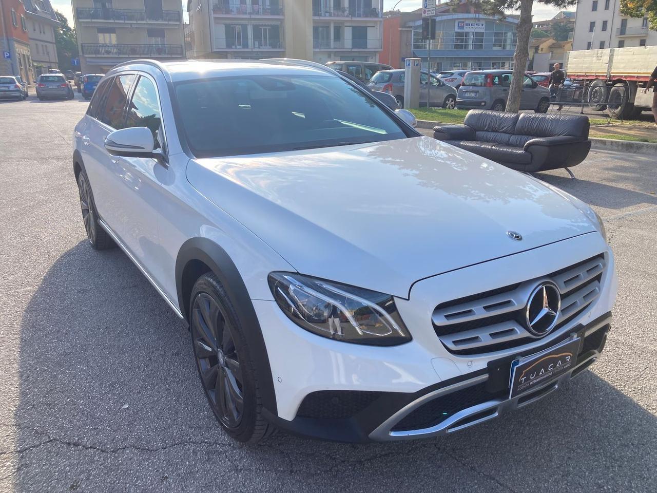Mercedes-Benz E 220 E-Class E #6086