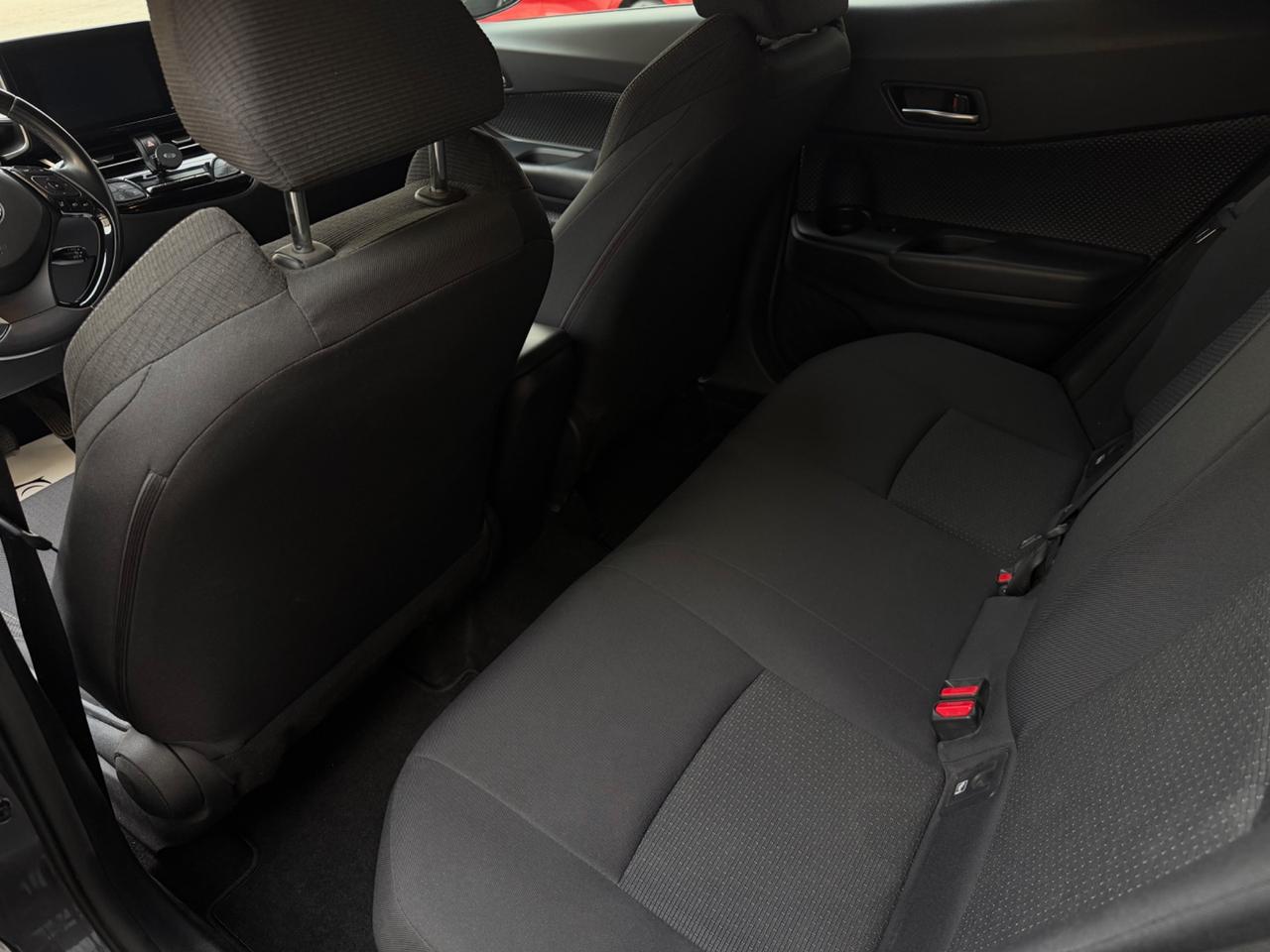 Toyota C-HR 1.8 Hybrid E-CVT Lounge