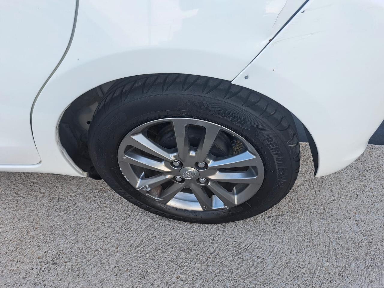 TOYOTA YARIS 1.4 DIESEL 90 CV 5 PORTE LOUNGE