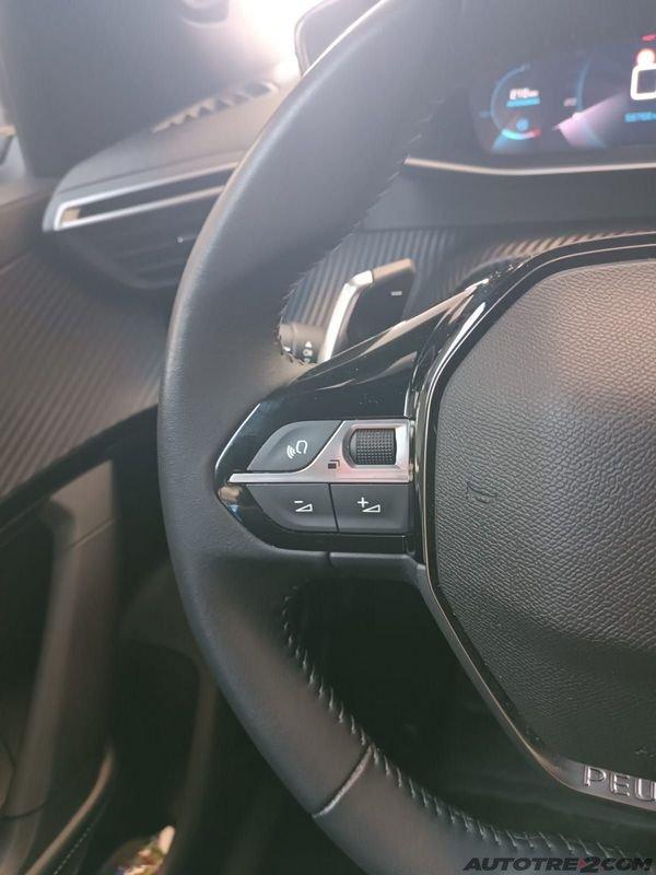 Peugeot 2008 BlueHDi 130 EAT8 Allure - autom -